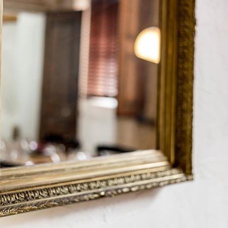 Ferienwohnung La Loge Des Avocats Du Vieux Lyon Ail Exterior foto