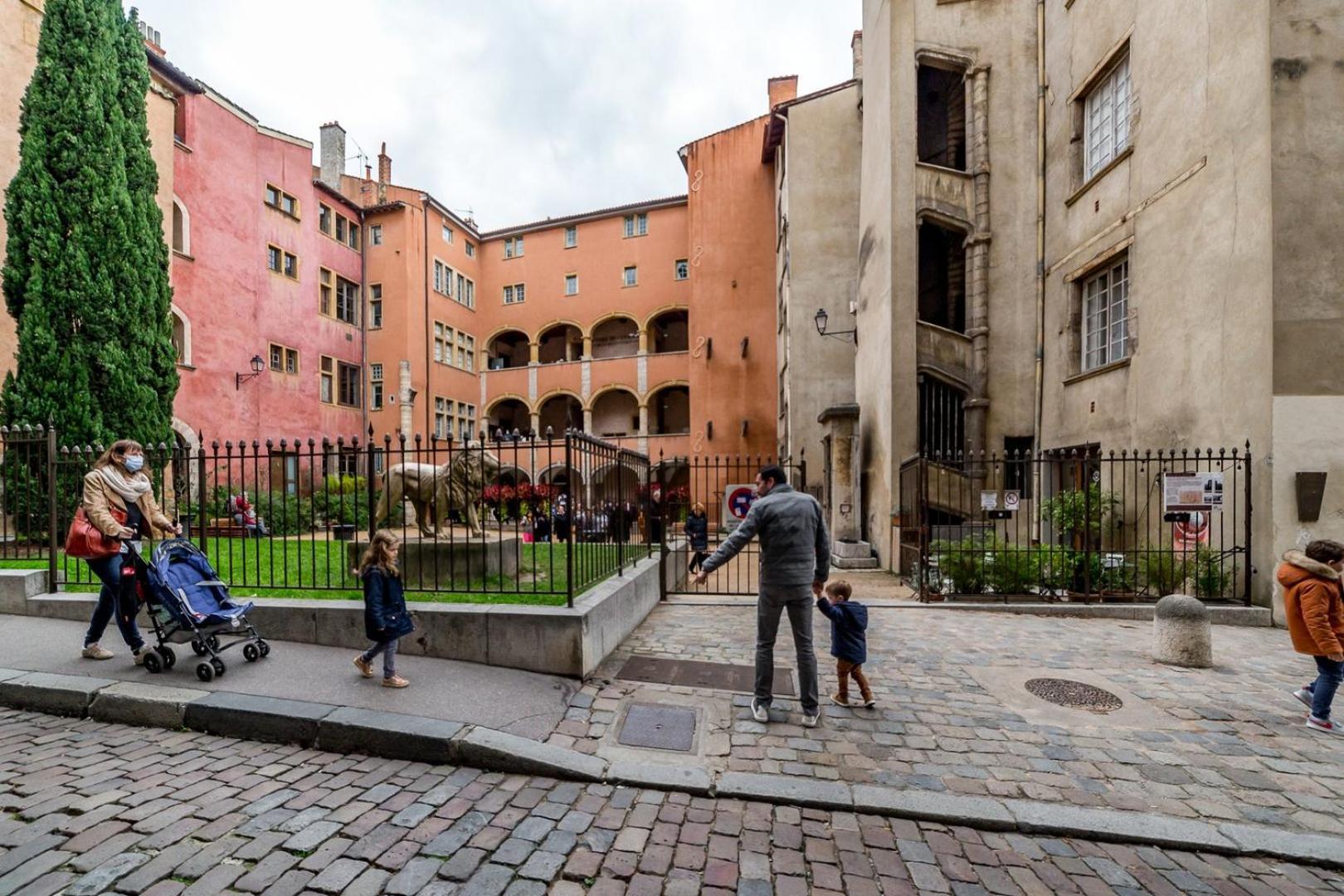 Ferienwohnung La Loge Des Avocats Du Vieux Lyon Ail Exterior foto